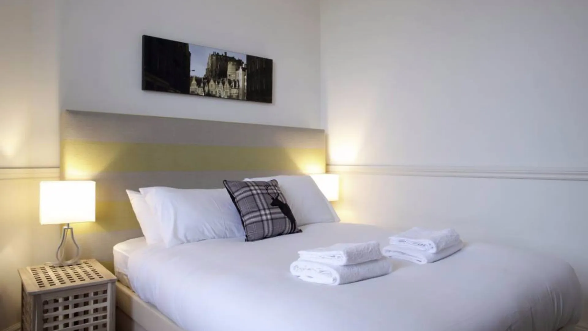 4 Bedroom Apartment In City Centre Edimburgo