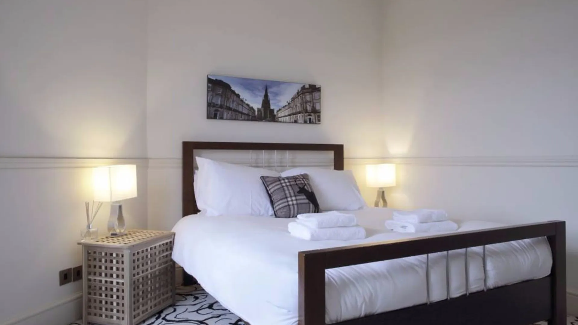 4 Bedroom Apartment In City Centre Edimburgo